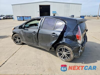 Drugie zdjęcie samochodu z przodu: 2015 TOYOTA PRIUS C THREE VIN:JTDKDTB32F1100769 - miniatura