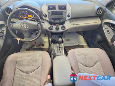 Zdjęcie 8 z 13 samochodu: 2006 TOYOTA RAV4 BASE VIN:JTMBD33V465015909 - miniatura