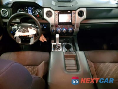 Zdjęcie 8 z 13 samochodu: 2019 TOYOTA TUNDRA SR VIN:5TFUY5F18KX807562 - miniatura