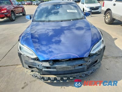 Piąte zdjęcie samochodu w środku: 2016 TESLA MODEL S VIN:5YJSA1E17GF157985 - miniatura