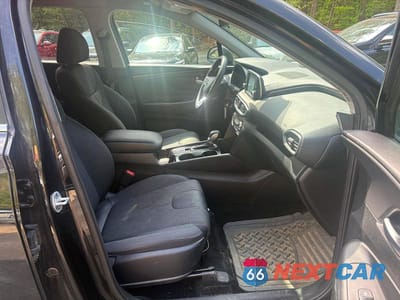Piąte zdjęcie samochodu w środku: 2019 HYUNDAI SANTA FE SE VIN:5NMS2CAD6KH085144 - miniatura