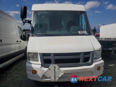 Piąte zdjęcie samochodu w środku: 2015 ISUZU NPR HD DELIVERY TRUCK VIN:JALB4T170F7W00445 - miniatura