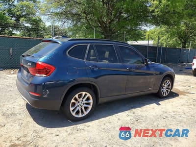 Trzecie zdjęcie samochodu z tyłu: 2015 BMW X1 XDRIVE28I VIN:WBAVL1C59FVY28941 - miniatura