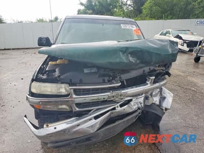 Piąte zdjęcie samochodu w środku: 2001 CHEVROLET SILVERADO K1500 VIN:1GCEK19T21E171713 - miniatura