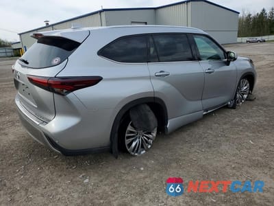 Trzecie zdjęcie samochodu z tyłu: 2024 TOYOTA HIGHLANDER PLATINUM VIN:5TDKDRBH7RS542582 - miniatura