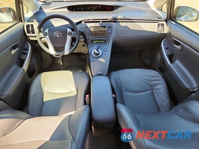 Zdjęcie 8 z 12 samochodu: 2010 TOYOTA PRIUS V VIN:JTDKN3DU0A1034072 - miniatura