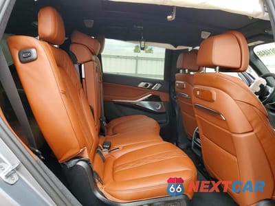 Zdjęcie 11 z 13 samochodu: 2027 BMW X7 XDRIVE40I VIN:5UX23EM06V9439762 - miniatura