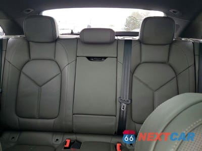 Zdjęcie 10 z 14 samochodu: 2023 PORSCHE MACAN S VIN:WP1AG2A55PLB35522 - miniatura