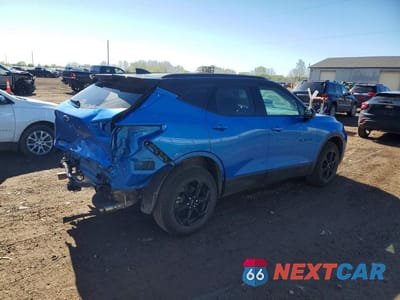 Trzecie zdjęcie samochodu z tyłu: 2024 CHEVROLET BLAZER VIN:3GNKBHR40RS151196 - miniatura
