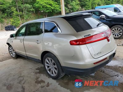 Drugie zdjęcie samochodu z przodu: 2017 LINCOLN MKT VIN:2LMHJ5FK1HBL00680 - miniatura