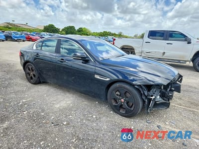 Czwarte zdjęcie samochodu z boku: 2018 JAGUAR XE VIN:SAJAR4FX0JCP34726 - miniatura