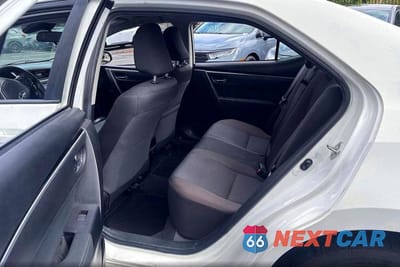 Zdjęcie 6 z 14 samochodu: 2018 TOYOTA COROLLA LE VIN:5YFBURHE3JP840007 - miniatura