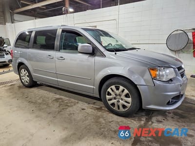 Czwarte zdjęcie samochodu z boku: 2017 DODGE GRAND CARAVAN SXT VIN:2C4RDGCG0HR861208 - miniatura