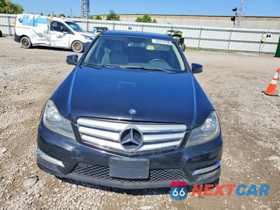 Piąte zdjęcie samochodu w środku: 2012 MERCEDES-BENZ C 300 4MATIC VIN:WDDGF8BBXCR204711 - miniatura