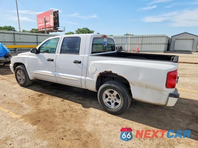 Drugie zdjęcie samochodu z przodu: 2005 DODGE DAKOTA QUAD LARAMIE VIN:1D7HE58N75S138556 - miniatura