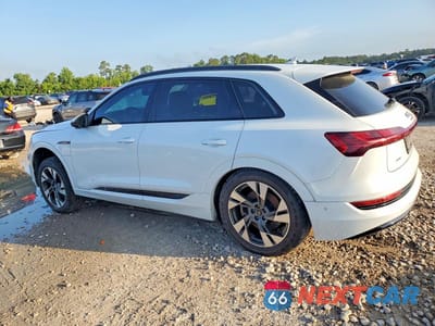 Drugie zdjęcie samochodu z przodu: 2022 AUDI E-TRON PREMIUM VIN:WA1AAAGE6NB012586 - miniatura