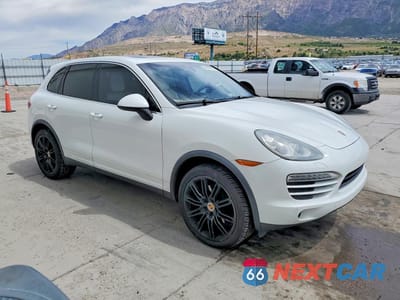 Czwarte zdjęcie samochodu z boku: 2013 PORSCHE CAYENNE VIN:WP1AA2A26DLA00021 - miniatura