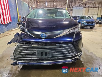 Piąte zdjęcie samochodu w środku: 2024 TOYOTA SIENNA XLE VIN:5TDYRKEC1RS215663 - miniatura