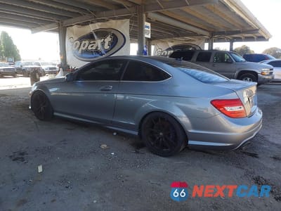 Drugie zdjęcie samochodu z przodu: 2012 MERCEDES-BENZ C 250 VIN:WDDGJ4HB8CF934908 - miniatura