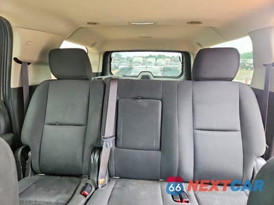 Zdjęcie 10 z 14 samochodu: 2013 CHEVROLET SUBURBAN C1500 LS VIN:1GNSCHE03DR376840 - miniatura