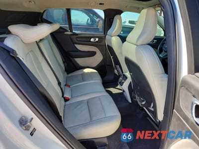 Zdjęcie 10 z 13 samochodu: 2019 VOLVO XC40 T5 MOMENTUM VIN:YV4162XZ8K2014946 - miniatura