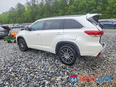 Drugie zdjęcie samochodu z przodu: 2018 TOYOTA HIGHLANDER SE VIN:5TDKZRFH7JS532618 - miniatura