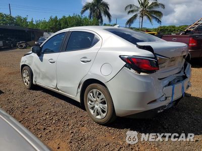 Drugie zdjęcie samochodu z przodu: 2019 TOYOTA YARIS L VIN:3MYDLBYV0KY514834 - miniatura