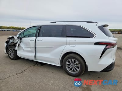 Drugie zdjęcie samochodu z przodu: 2025 TOYOTA SIENNA XLE 8-PASSENGER VIN:5TDJRKEC1SS253627 - miniatura