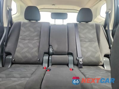 Zdjęcie 10 z 14 samochodu: 2016 NISSAN ROGUE S VIN:KNMAT2MV7GP647574 - miniatura