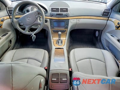 Zdjęcie 8 z 12 samochodu: 2009 MERCEDES-BENZ E 350 VIN:WDBUF56X69B406026 - miniatura