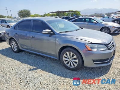 Czwarte zdjęcie samochodu z boku: 2014 VOLKSWAGEN PASSAT S VIN:1VWAT7A38EC070264 - miniatura