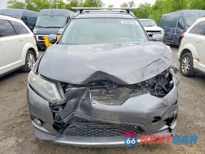 Piąte zdjęcie samochodu w środku: 2015 NISSAN ROGUE SV VIN:5N1AT2MV6FC772809 - miniatura
