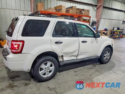 Trzecie zdjęcie samochodu z tyłu: 2010 FORD ESCAPE XLT VIN:1FMCU0DG9AKC68846 - miniatura