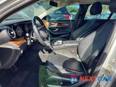 Zdjęcie 7 z 12 samochodu: 2017 MERCEDES-BENZ E 300 4MATIC VIN:WDDZF4KB7HA158424 - miniatura