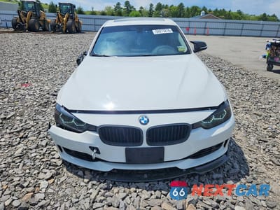 Piąte zdjęcie samochodu w środku: 2013 BMW 328 XI SULEV VIN:WBA3B5G58DNS04153 - miniatura