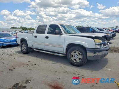 Czwarte zdjęcie samochodu z boku: 2004 CHEVROLET SILVERADO K1500 VIN:2GCEK13T341344461 - miniatura