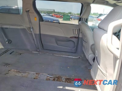 Zdjęcie 11 z 13 samochodu: 2014 TOYOTA SIENNA XLE 8-PASSENGER VIN:5TDYK3DC3ES426188 - miniatura