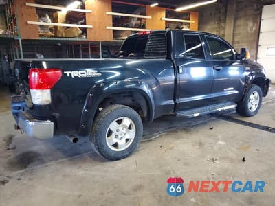 Trzecie zdjęcie samochodu z tyłu: 2010 TOYOTA TUNDRA DOUBLE CAB SR5 VIN:5TFUY5F14AX149835 - miniatura