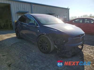 Czwarte zdjęcie samochodu z boku: 2019 TESLA MODEL X VIN:5YJXCAE27KF152626 - miniatura