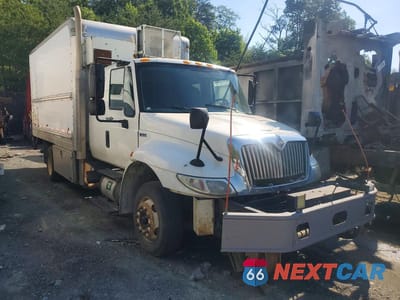 Czwarte zdjęcie samochodu z boku: 2014 INTERNATIONAL 4300 BOX TRUCK VIN:3HAMMAAL1EL779936 - miniatura