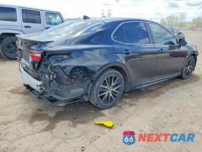 Trzecie zdjęcie samochodu z tyłu: 2024 TOYOTA CAMRY HYBRID SE VIN:4T1S31AK6RU621279 - miniatura