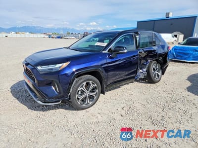 2025 TOYOTA RAV4 XSE JTMFB3FV5SD277280 - główne zdjęcie licytacji z USA - miniatura