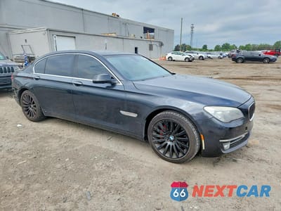 Czwarte zdjęcie samochodu z boku: 2014 BMW 740 LI VIN:WBAYE4C57ED138182 - miniatura