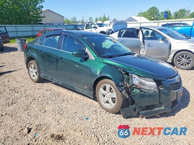 Czwarte zdjęcie samochodu z boku: 2014 CHEVROLET CRUZE LT VIN:1G1PC5SB7E7369625 - miniatura