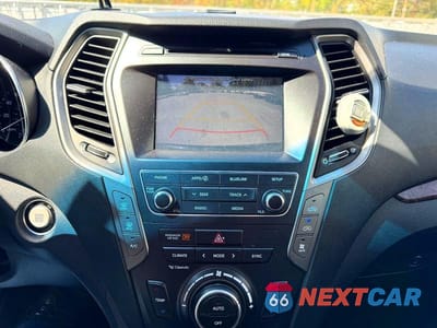 Zdjęcie 7 z 13 samochodu: 2017 HYUNDAI SANTA FE SE VIN:KM8SNDHFXHU236780 - miniatura