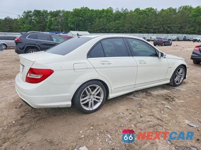 Trzecie zdjęcie samochodu z tyłu: 2012 MERCEDES-BENZ C 250 VIN:WDDGF4HB6CA703164 - miniatura
