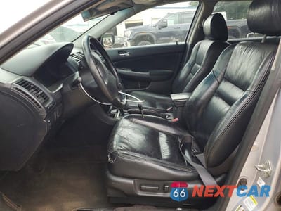 Zdjęcie 7 z 13 samochodu: 2004 HONDA ACCORD EX VIN:1HGCM56834A004573 - miniatura