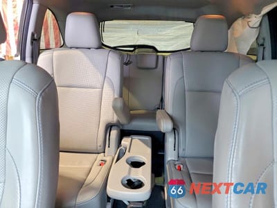 Zdjęcie 10 z 13 samochodu: 2016 TOYOTA HIGHLANDER LIMITED VIN:5TDYKRFH0GS162667 - miniatura