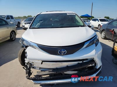 Piąte zdjęcie samochodu w środku: 2025 TOYOTA SIENNA LE VIN:5TDKRKEC5SS227021 - miniatura