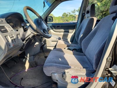 Zdjęcie 7 z 13 samochodu: 1998 HONDA CR-V LX VIN:JHLRD2843WC002608 - miniatura